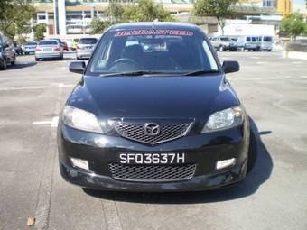 2004 Mazda Demio Photos