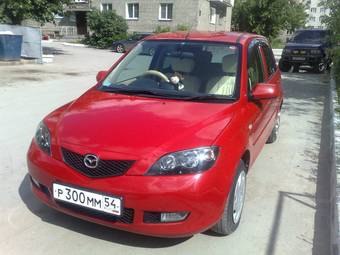 2004 Mazda Demio Pictures