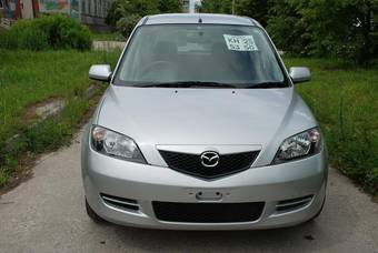 2004 Mazda Demio Photos