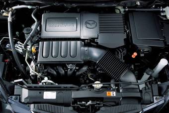 2004 Mazda Demio Photos