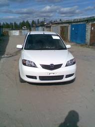 2004 Mazda Demio Pictures