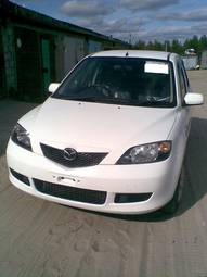 2004 Mazda Demio Pics