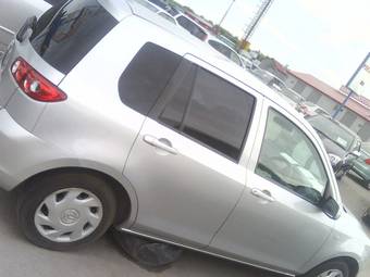 2004 Mazda Demio Photos