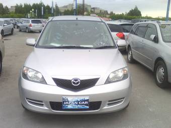 2004 Mazda Demio Pictures