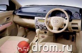 2004 Mazda Demio Pictures