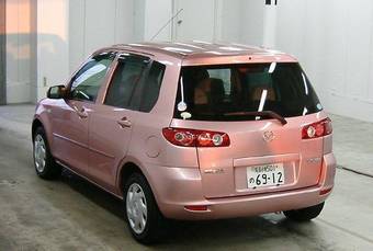2004 Mazda Demio Pictures