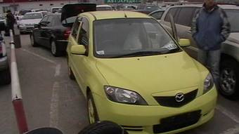 2004 Mazda Demio Pictures