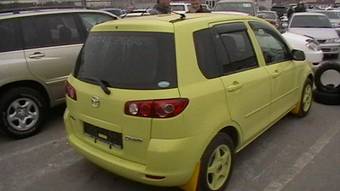 2004 Mazda Demio Pictures