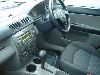 2004 Mazda Demio Photos