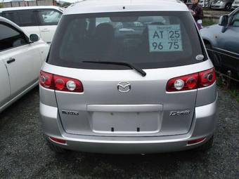 2004 Mazda Demio Photos