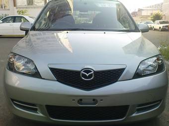 2004 Mazda Demio Pictures