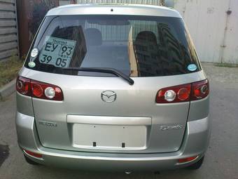 2004 Mazda Demio Photos
