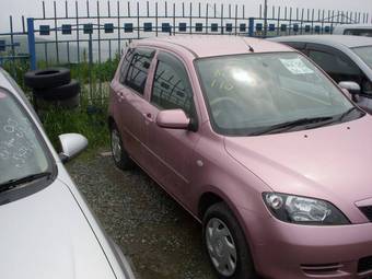 2004 Mazda Demio Pictures