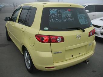 2004 Mazda Demio Pictures