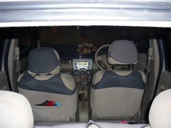 2004 Mazda Demio Pictures