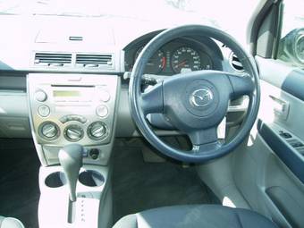2004 Mazda Demio Photos
