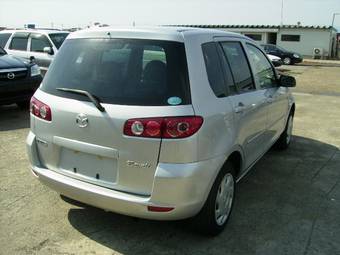 2004 Mazda Demio Wallpapers
