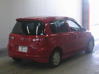 2004 Mazda Demio Pictures
