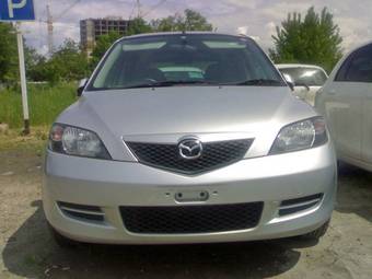 2004 Mazda Demio Photos
