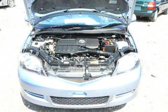 2004 Mazda Demio Photos
