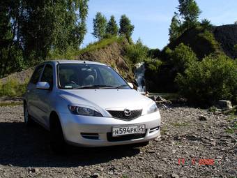 2004 Mazda Demio Photos