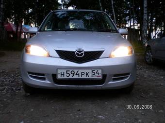 2004 Mazda Demio Pictures