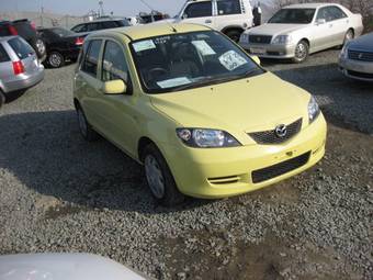 2004 Mazda Demio Pictures