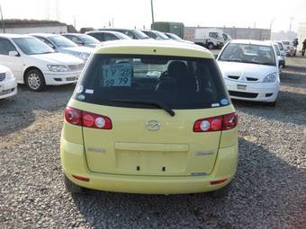 2004 Mazda Demio Photos