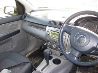 2004 Mazda Demio Wallpapers
