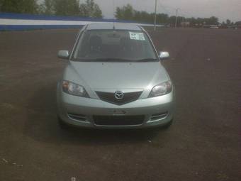 2004 Mazda Demio Pictures