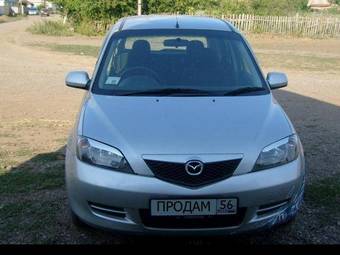 2004 Mazda Demio Photos