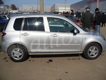 2004 Mazda Demio Pictures