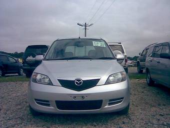 2004 Mazda Demio Pictures