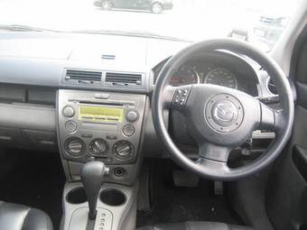 2004 Mazda Demio Pics