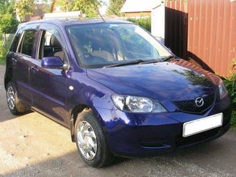 2004 Mazda Demio Photos