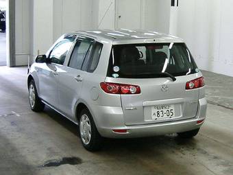 2004 Mazda Demio Pictures