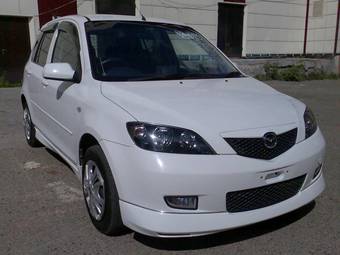 2004 Mazda Demio Pictures