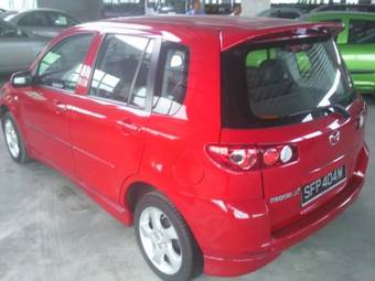 2004 Mazda Demio Pictures