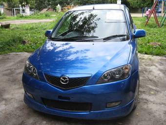 2004 Mazda Demio Photos