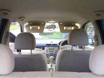 2004 Mazda Demio Photos