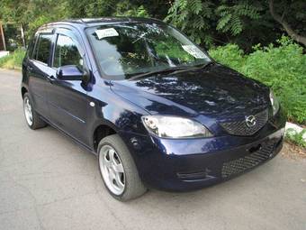 2004 Mazda Demio Photos