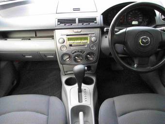 2004 Mazda Demio Images