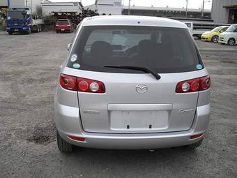 2004 Mazda Demio Pictures