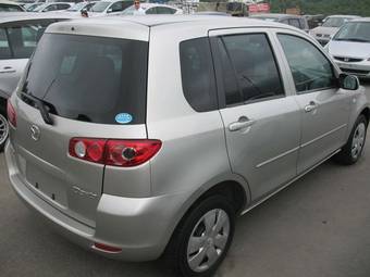 2004 Mazda Demio Photos