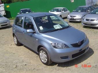 2004 Mazda Demio Pics