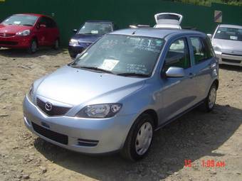 2004 Mazda Demio Pictures