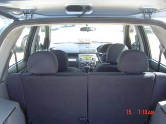 2004 Mazda Demio Photos