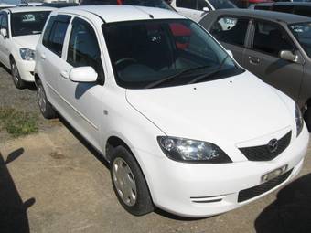 2004 Mazda Demio Pictures