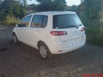 2004 Mazda Demio Pics