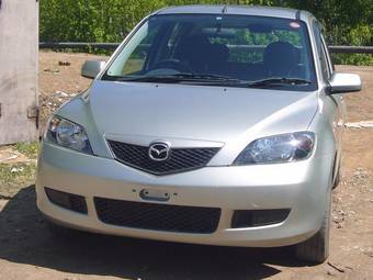 2004 Mazda Demio Photos